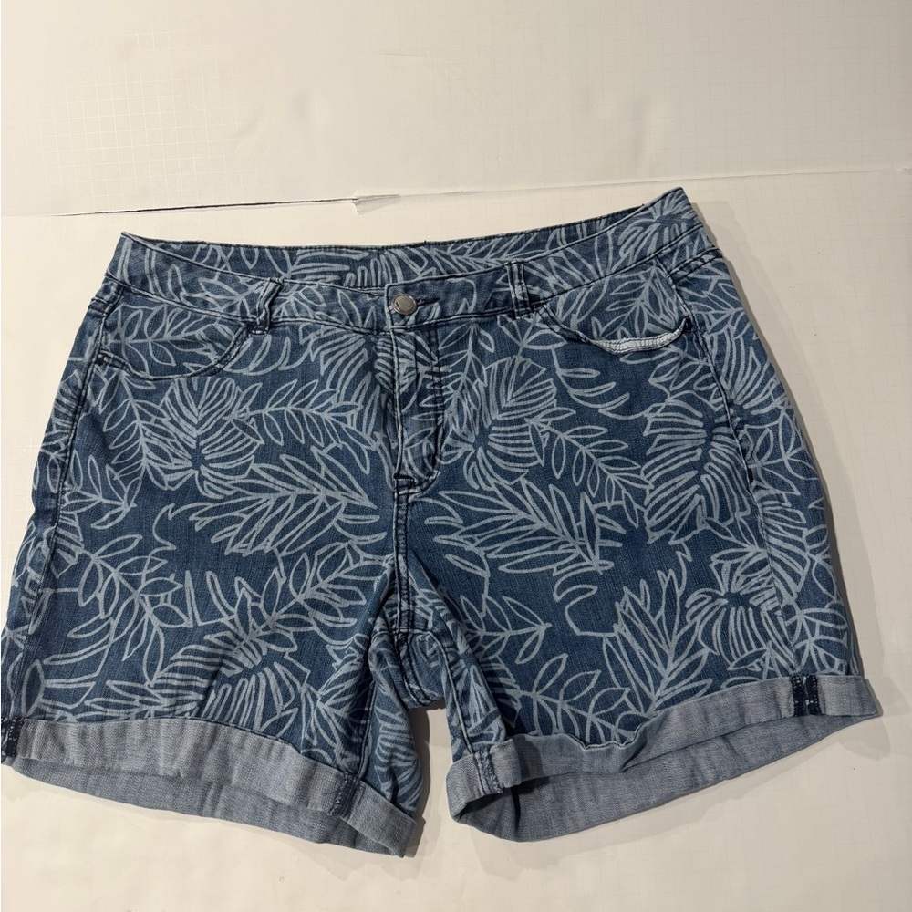 Lane Bryant Blue Leaf-Print Denim Shorts. Pre-loved